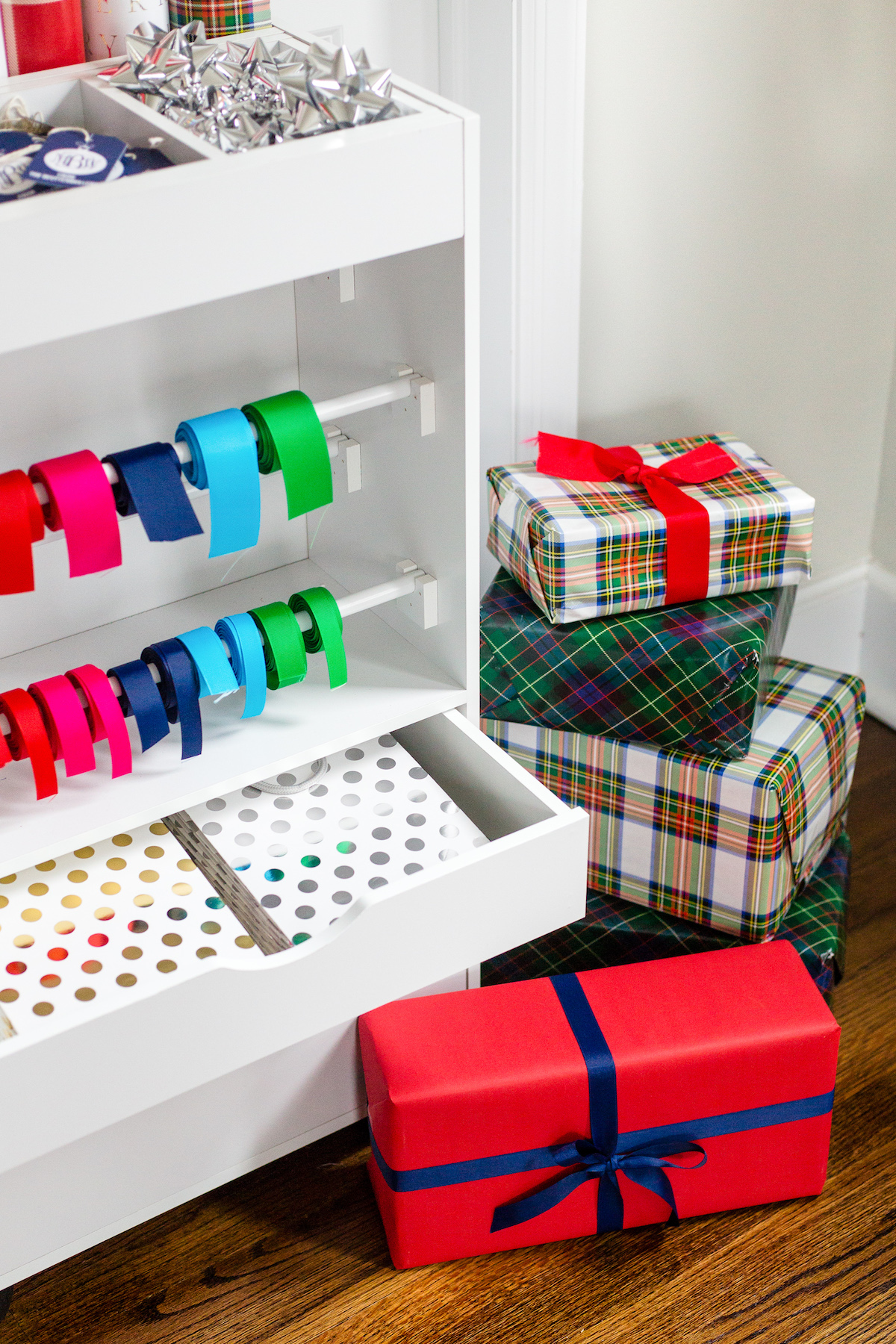 wrapping paper cart on design darling Design Darling