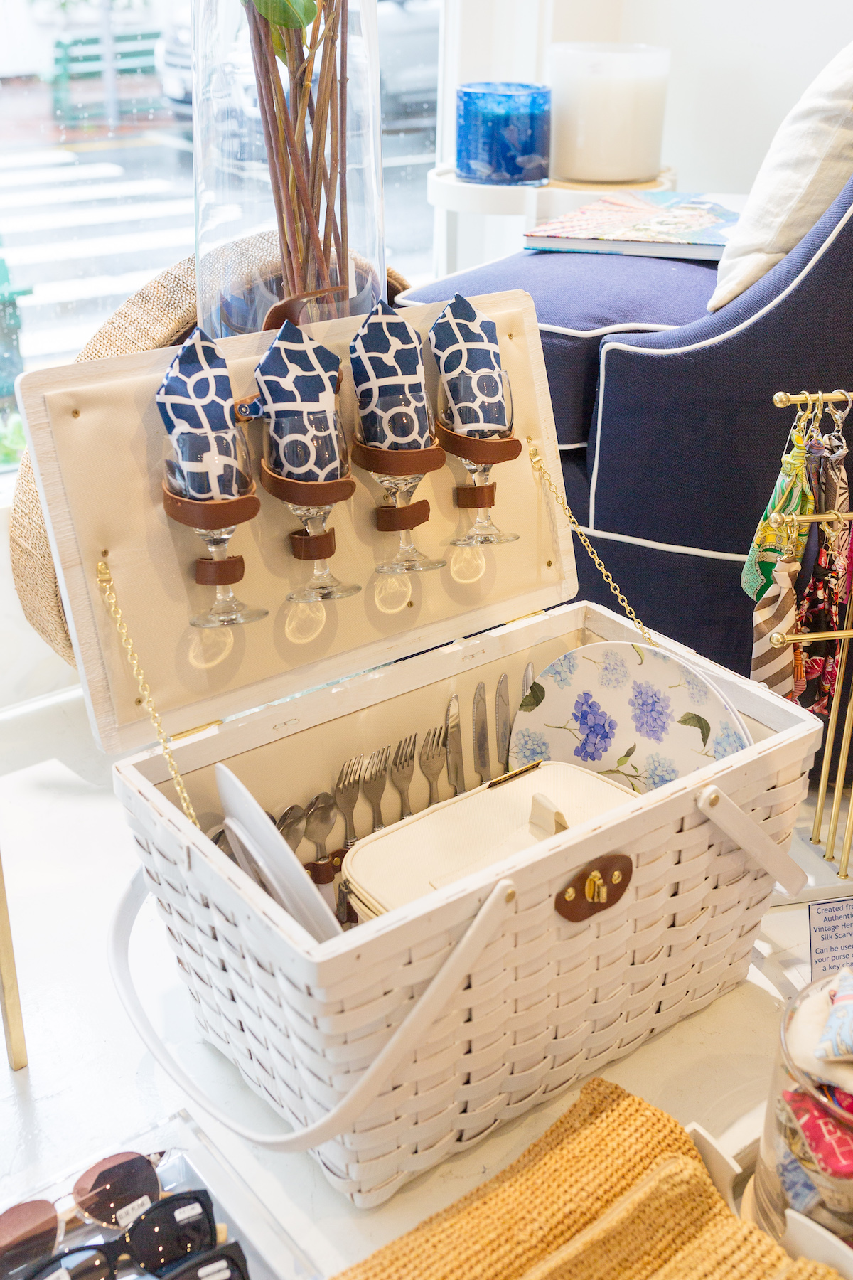 white picnic basket 28 centre pointe Design Darling