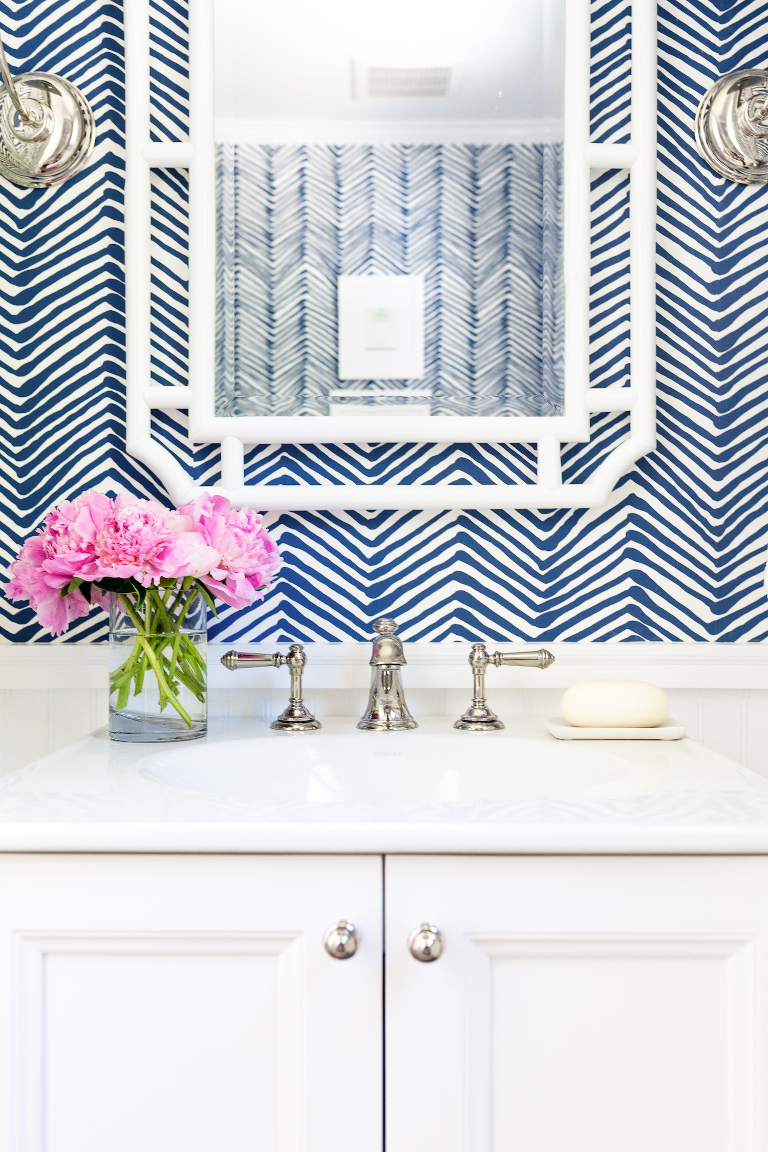 kohler 24 damask vanity with legs linen white Design Darling