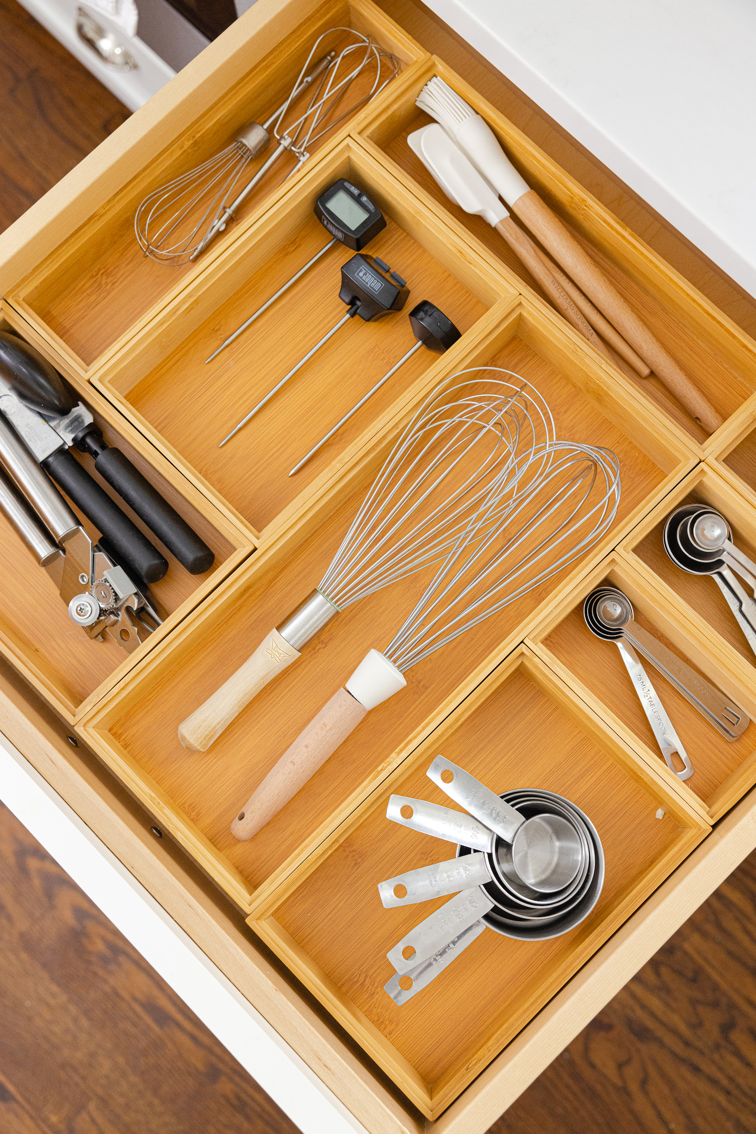 how to organize kitchen drawers with measuring cups